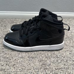 Nike Air jordan boys size 2y