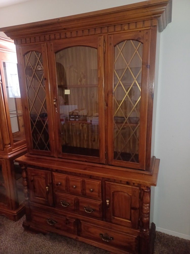 VINTAGE 70's CHINA CABINET