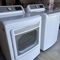 LG Electric Washer and Dryer Set