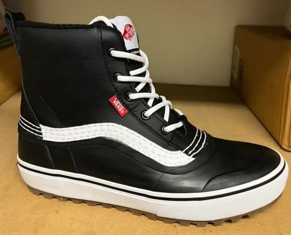 Vans Men's Standard Mid Snow MTE Winter Boots NEW 
NO box 10.5 