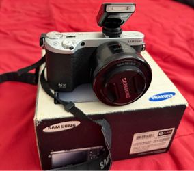Samsung NX500 Mirrorless Camera with 16-50mm Lens
