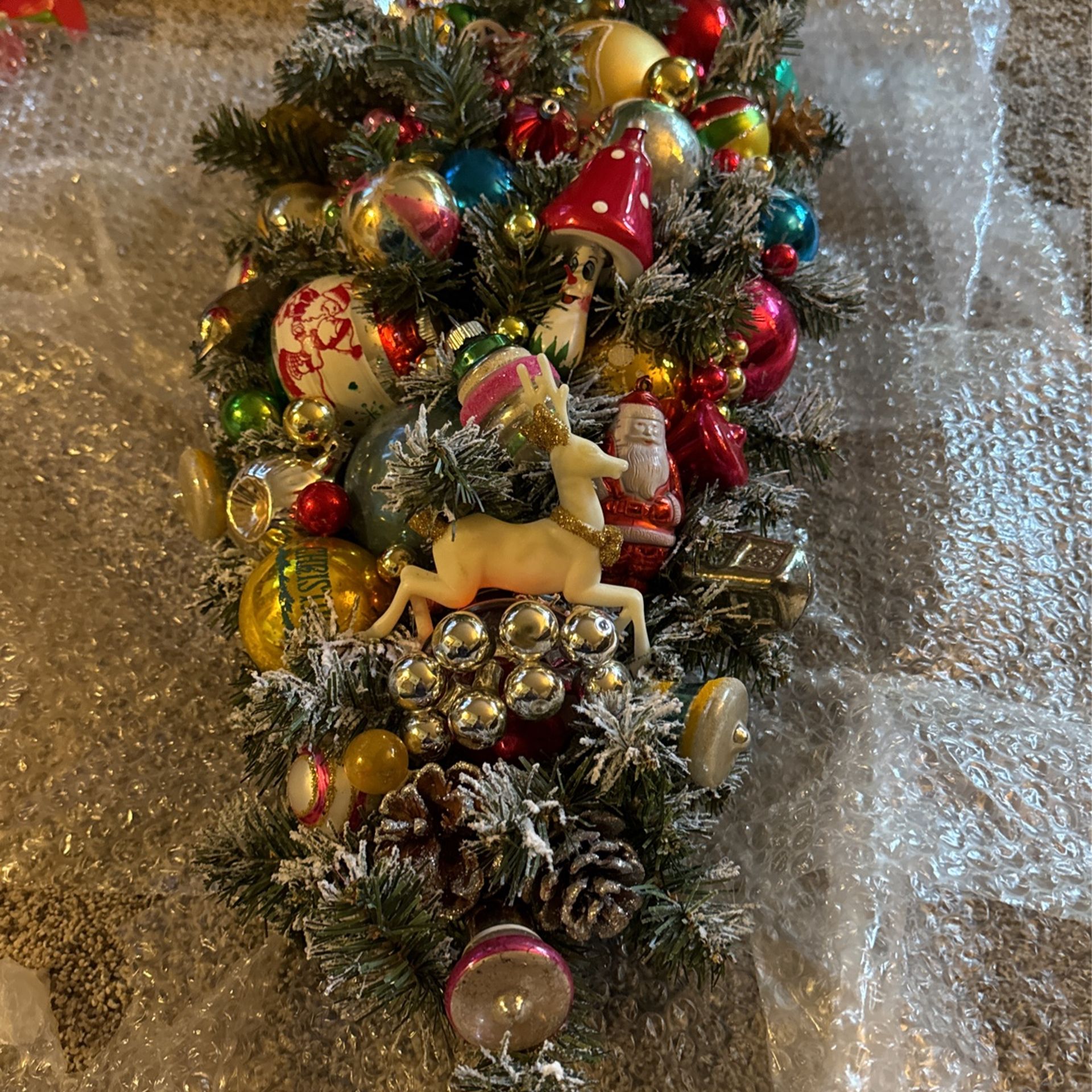 Sale…last Sale this Year…Christmas Wreaths And Swags Vintage $125