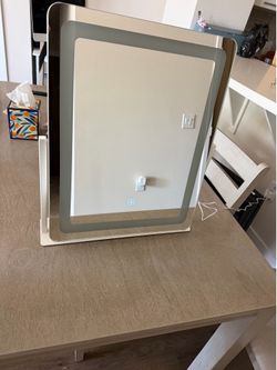 Vanity mirror