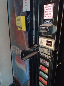 Pepsi Soda Vending Machine needs digital screen