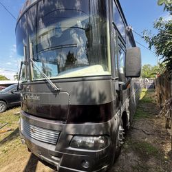 2004 Winnebago Chieftain Motor Home 