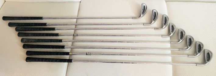 Vintage Ping Eye Golf Iron Set 2,4,5,6,7,8,9,W Steel Shafts in great Condition