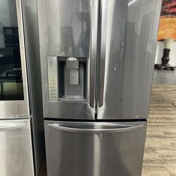 Black Stainless Refrigerator 