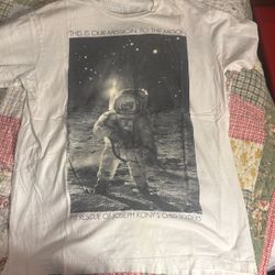 Invisible Children Medium T Shirt 