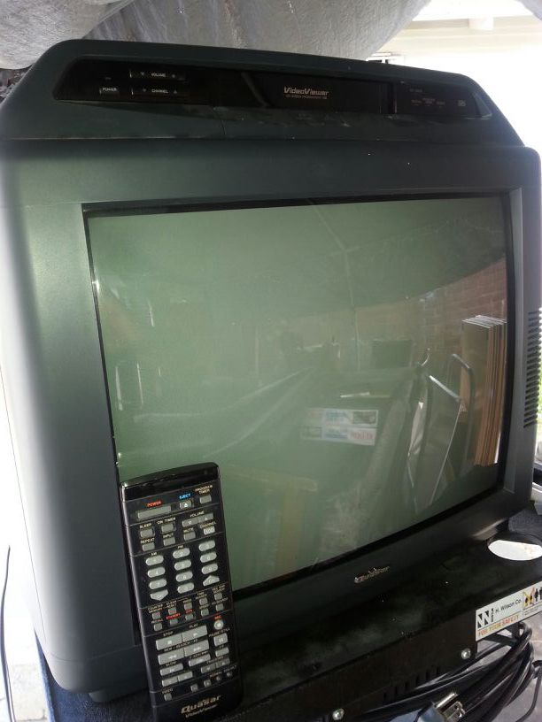 TV/VCR Combo Quasar 24"