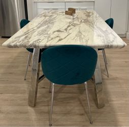 Dinning table