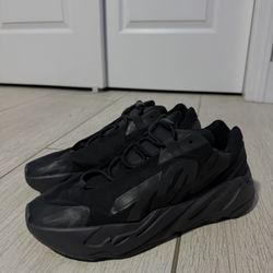 Yeezy Boost 700 MNVN