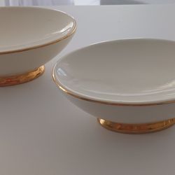 Set Of Ivory With Gold Trim Soap Dish