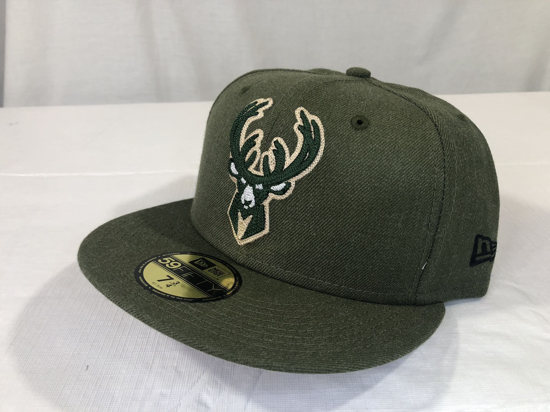 Milwaukee Bucks New Era 59Fifty Fitted Cap 7-3/4 Hunter Green New