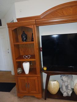6ft TV Intertainment Stand Can ajust to Your Size