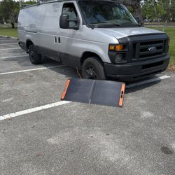 2008 Ford E-350