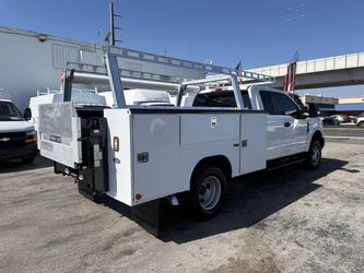 2017 Ford F-350 Chassis