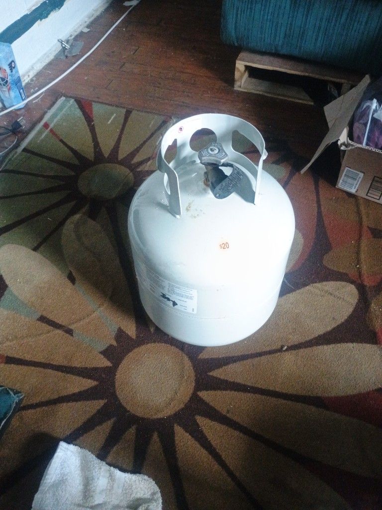 Propane Tank**(EMPTY)** 20$