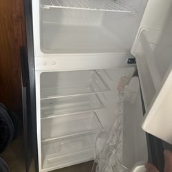 Mini  fridge like new