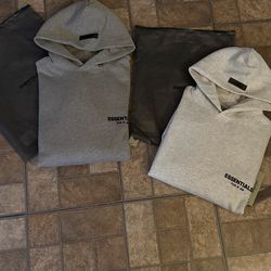 Essential hoodies 1-Light oat Large  1- Dark oat Large