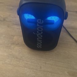 BLUETOOTH SPEAKER RETAIL 189$ selling for 40$ GREAT VALUE 