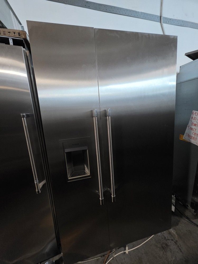 48" THERMADOR BUILT IN STAINLESS STEEL REFRIGERATOR