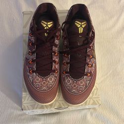 Kobe  9 EM “SILK “ Burgundy Gold Basketball Sh