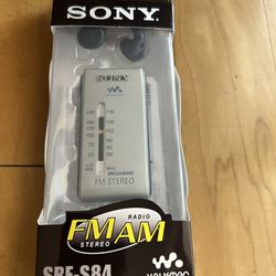 SONY SRF-S84 Small Compact Walkman NEW IN BOX