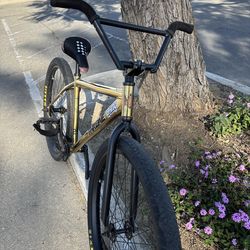 Looking for trades 24k gold throne