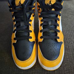 Yellow Jordan 1 Retro