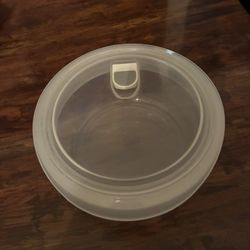Medium Glass Bowl With Lid 
