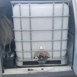 250 Gallon Water Tank 