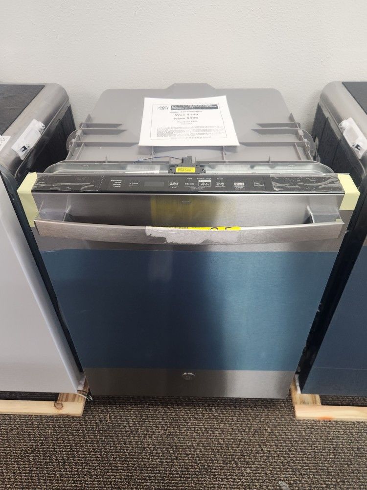 24 in. Built-In Tall Tub Top Control Stainless Steel Dishwasher w/Sanitize, Dry Boost, 52 dBA