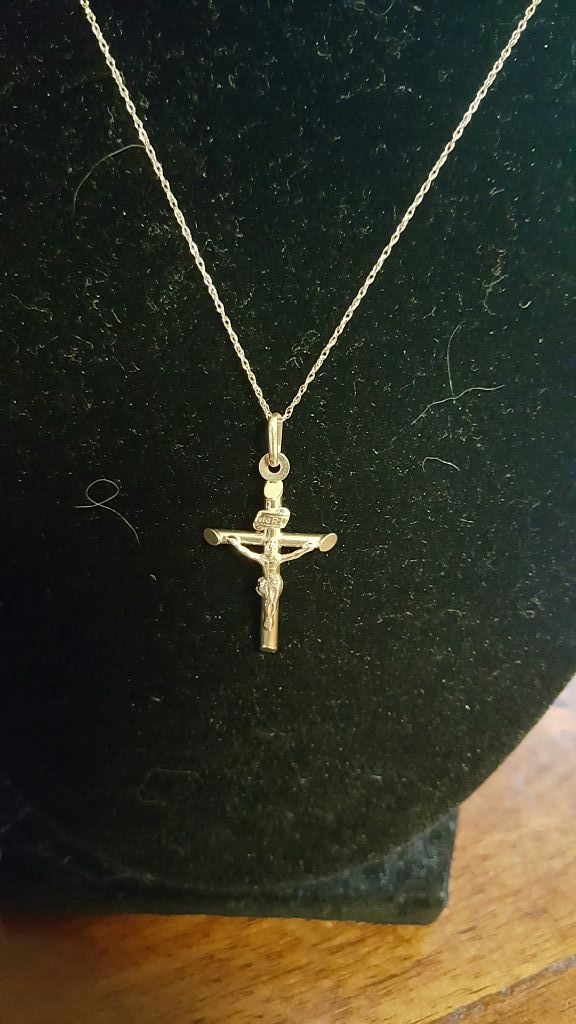 10k solid yellow gold chain with cross pendant