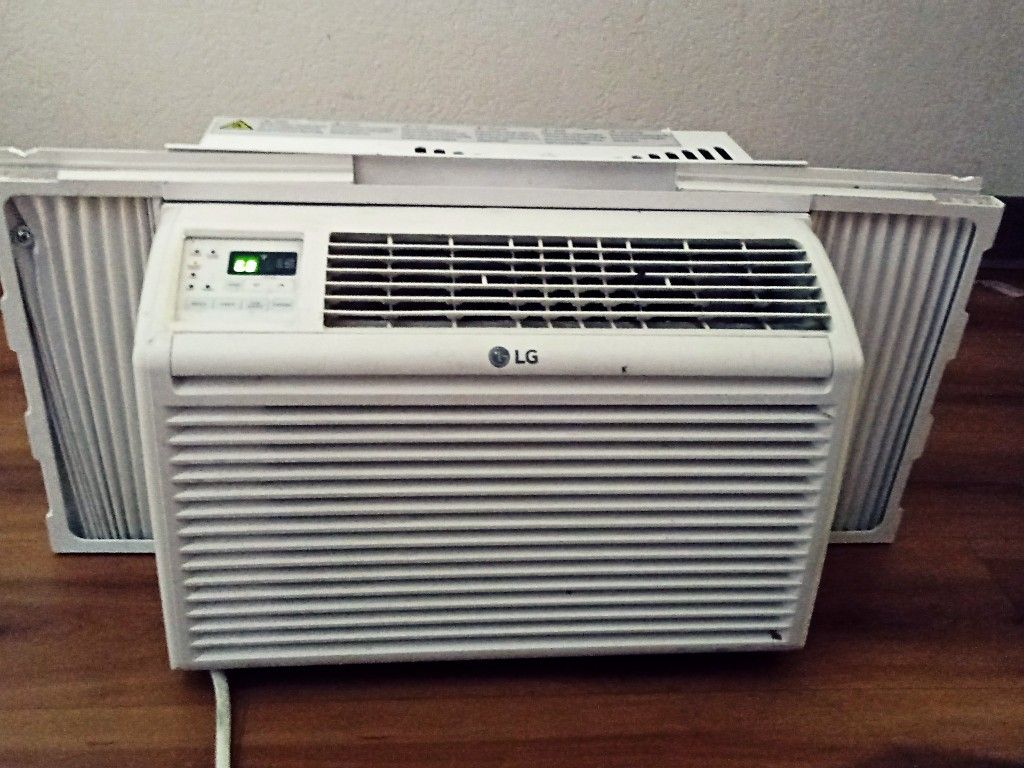 Lg. Window ac unit. Icy cold 6000 btu.