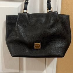 Dooney & Bourke Black 100% Leather Purse Like New 
