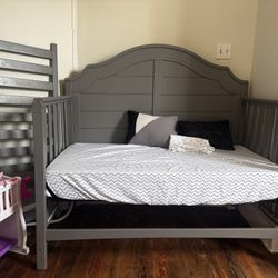 Crib / Baby Bed With Baby Mattress 