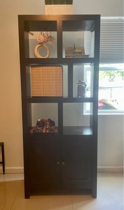 Book shelves 72” Alto, 30” ancho, 16” profundidad