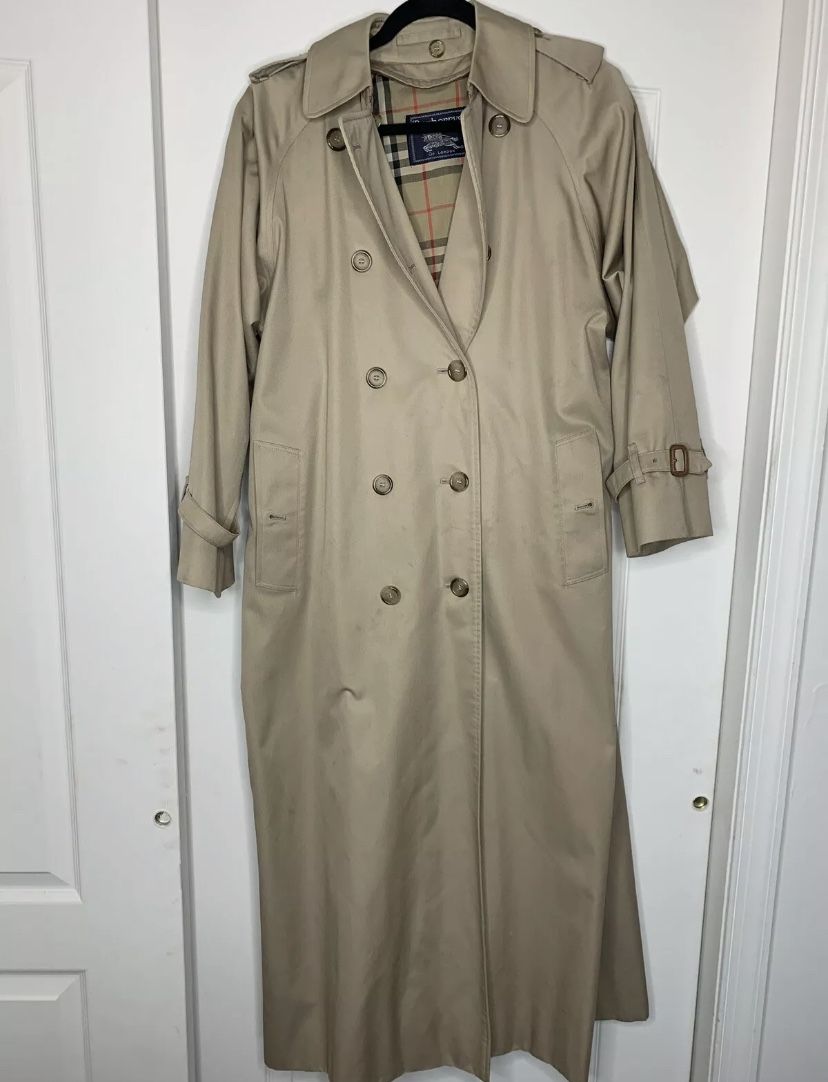 Burberry Women’s Trench Coat Size 8 xxL