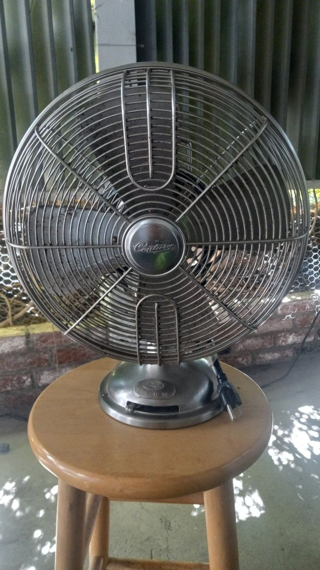 Hunter Century Occilating Table Fan 12"