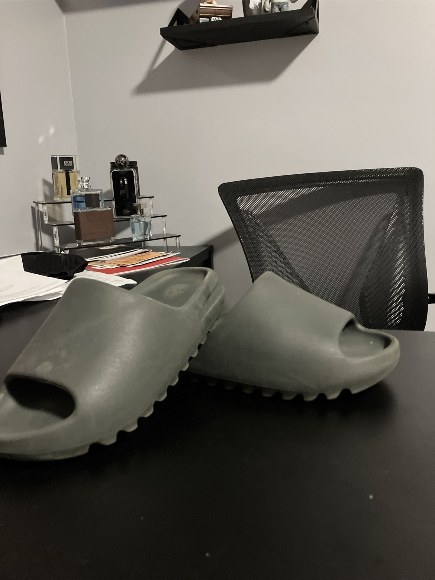 Yeezy Slide Onyx Men’s Size 6