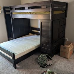 Rooms To Go Bunk Bed Twin Over Full With Desk And Drawers 