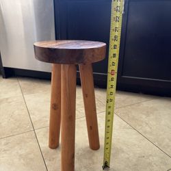 Serena & Lily - Wooden 3 Legged Stool