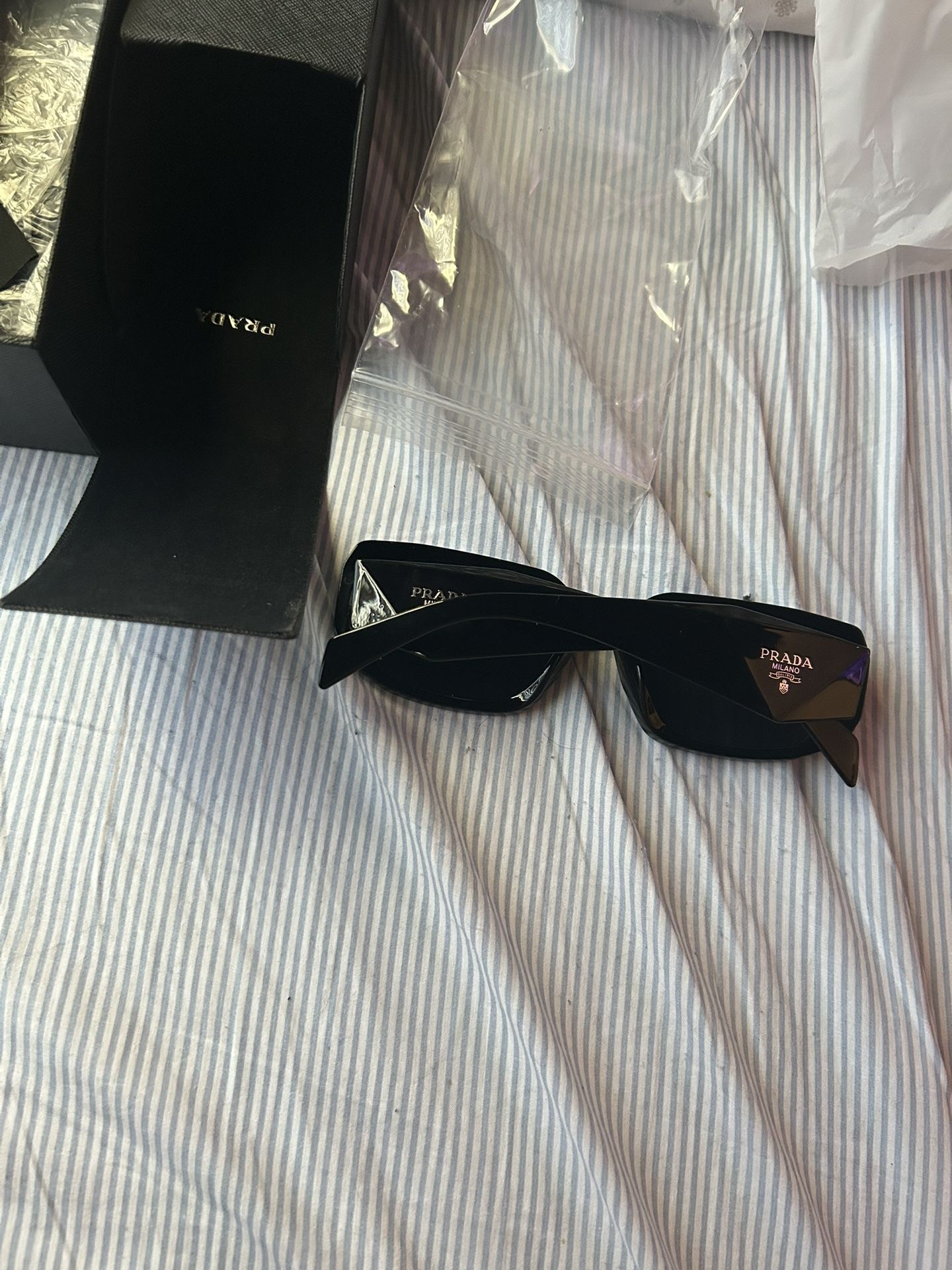 New Mens/womens Sunglasses 60$