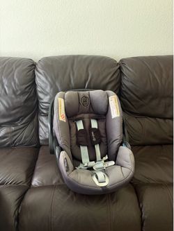 Car seat ( Cybex ) and Base