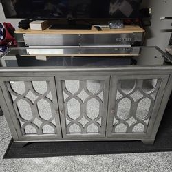 55 In Samsung QLED Q80T  TV + Stand + King size bed frame.