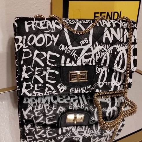 DKNY Graffiti Purse for Sale in Pico Rivera, CA - OfferUp