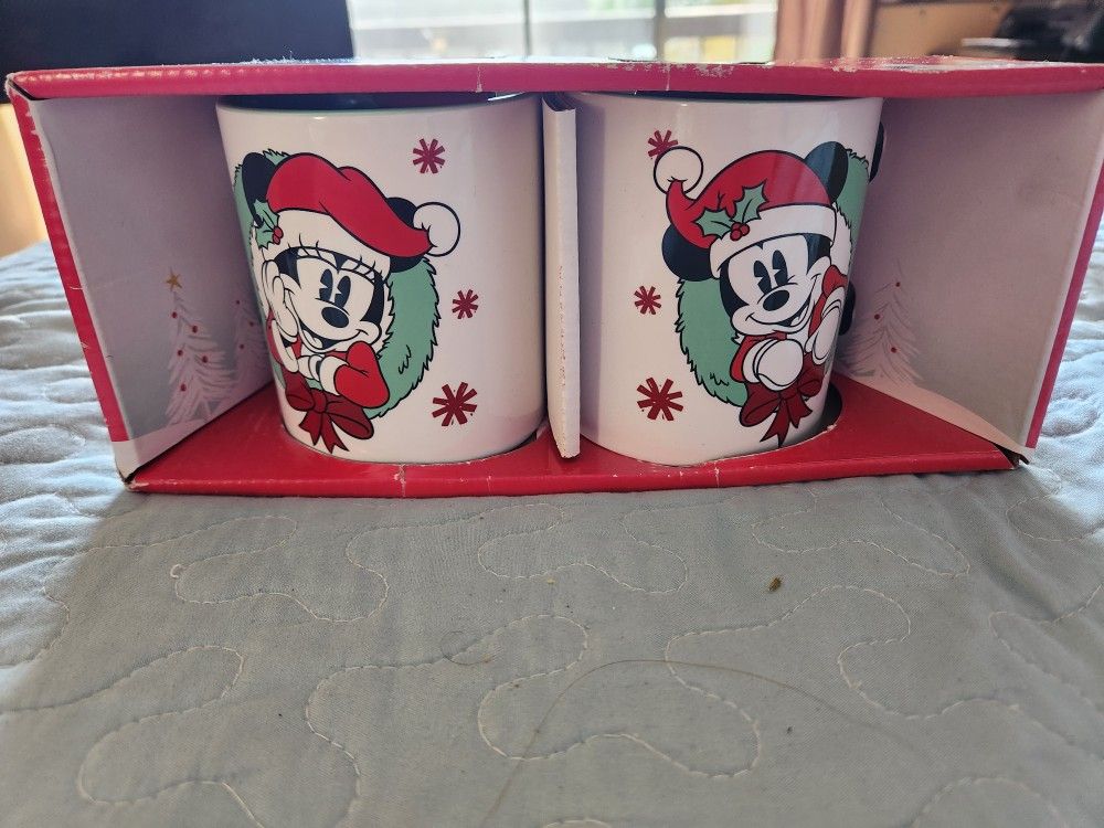 NEW Disney Mug Set Mickey And Minnie