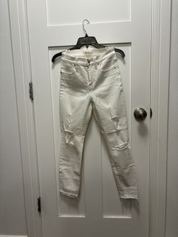 Madewell 9" High-Rise Skinny Crop Jeans in Pure White: Destructed Edition