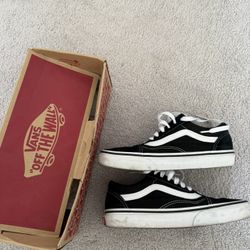 Women’s (unisex) Vans  Size 7