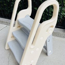 iGo iGo Children's Step Stool